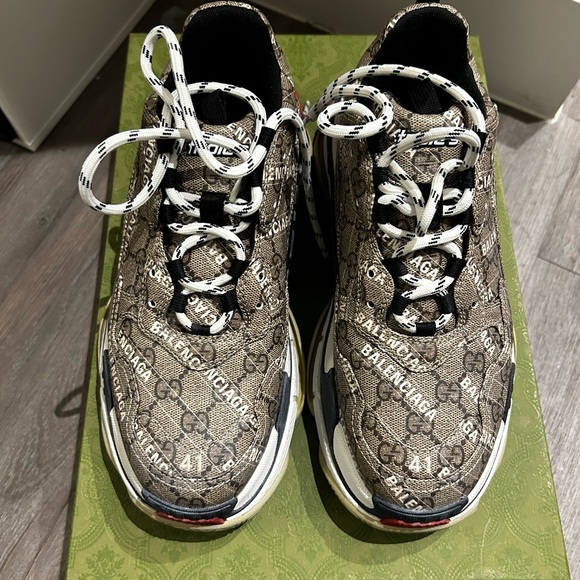 Shoe has only been worn once. Box with receipt and tags - Picture 2 of 2